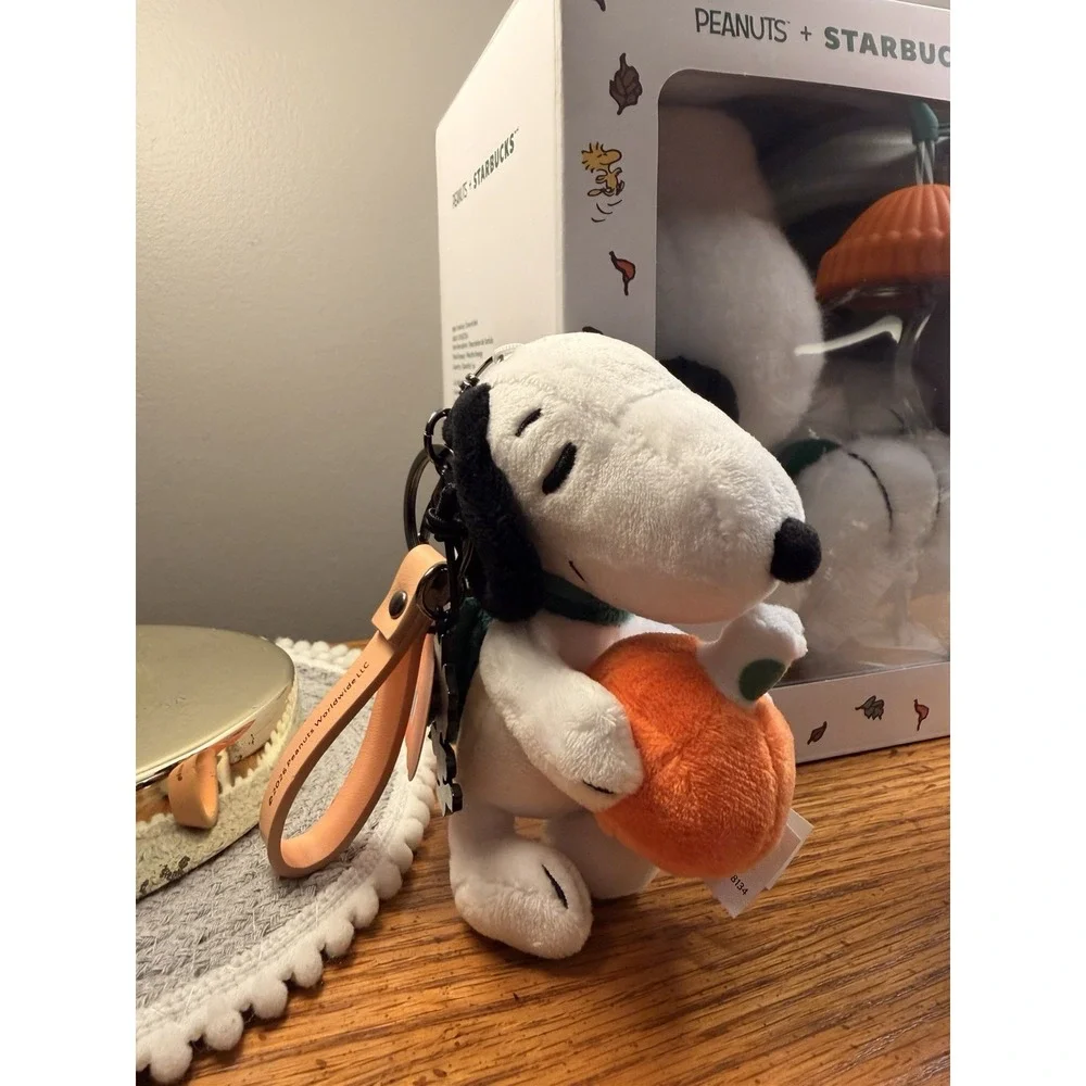 Starbucks x Peanuts Snoopy Bundle Glass Cup Plush Keychain Limited Edition 2026